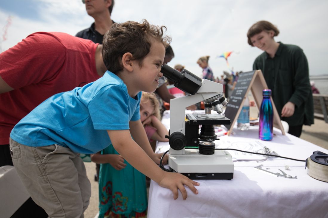 Genspace brought a microscope to check out air and bacteria samples that were taken via petri dishes attached to kites!<br>